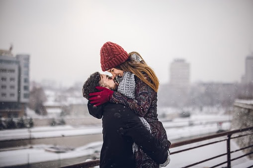 Winter Love Story Romance on a Budget: Affordable Getaways and Date Ideas